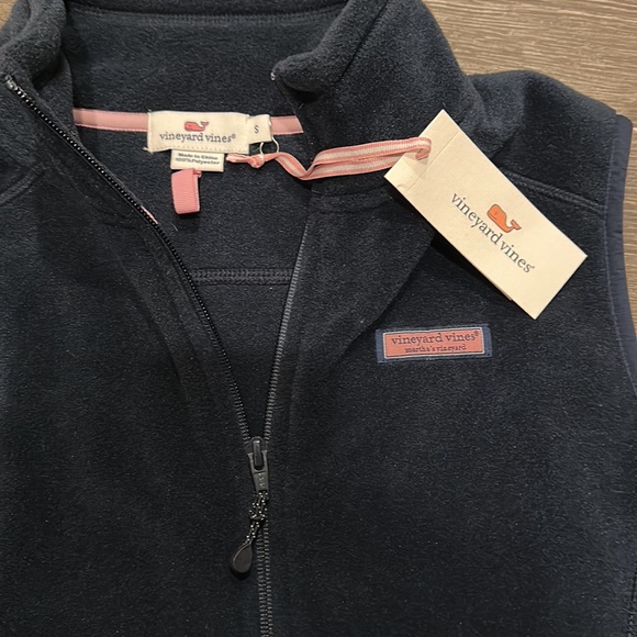 New Women’s Vineyard Vines Navy Vest size small - Picture 3 of 7